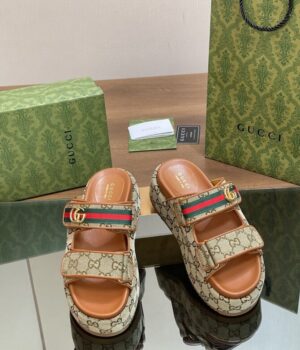 GUCCI Sandals