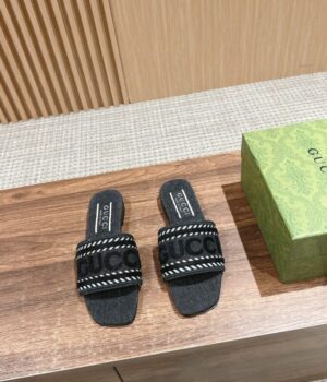 GUCCI Slides