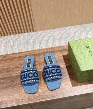 GUCCI Slides