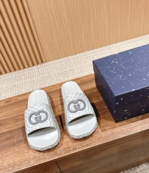 GUCCI Slides
