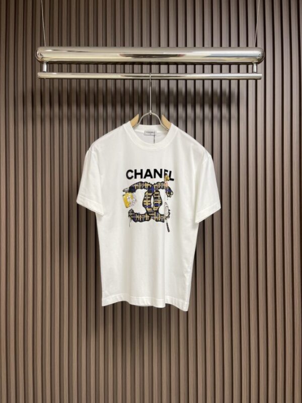 CHANEL T-Shirt