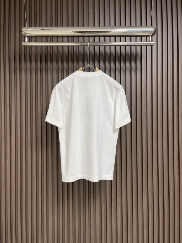 CHANEL T-Shirt - Image 2
