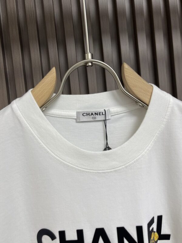 CHANEL T-Shirt - Image 3