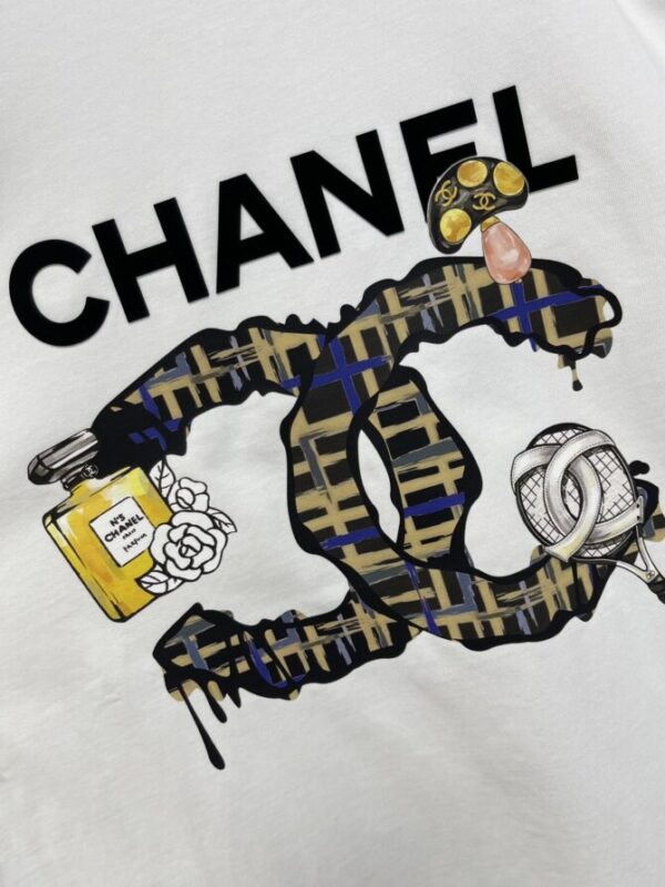 CHANEL T-Shirt - Image 8