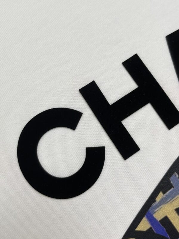 CHANEL T-Shirt - Image 9