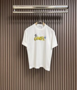 CHANEL T-Shirt