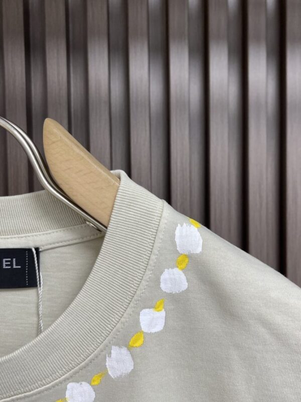 CHANEL T-Shirt - Image 6