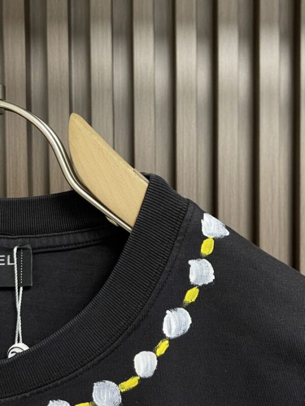 CHANEL T-Shirt - Image 5
