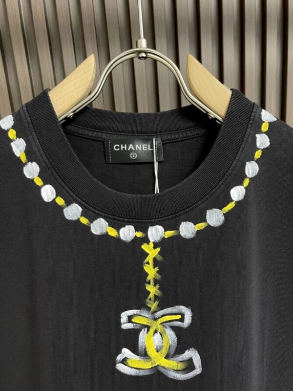CHANEL T-Shirt - Image 6