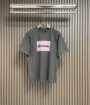 CHANEL T-Shirt