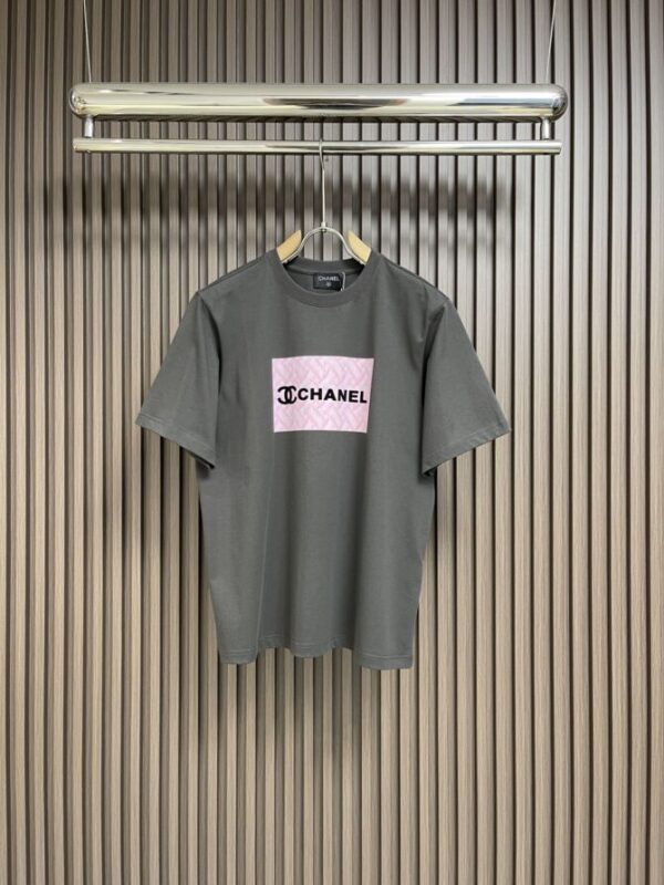 CHANEL T-Shirt