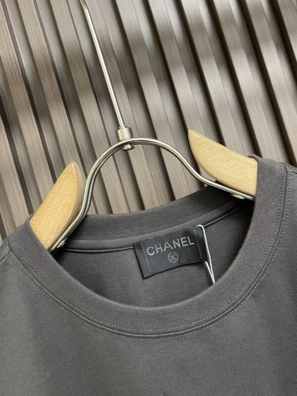 CHANEL T-Shirt - Image 3