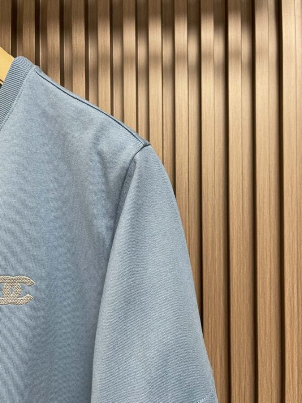 CHANEL T-Shirt - Image 4