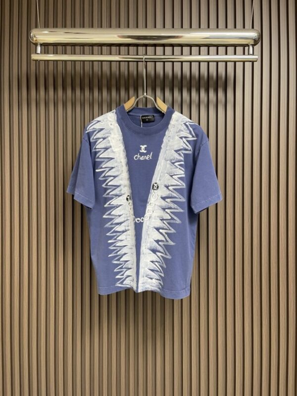 CHANEL T-Shirt