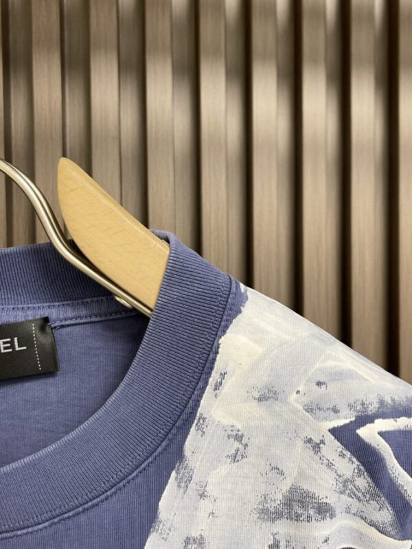 CHANEL T-Shirt - Image 7
