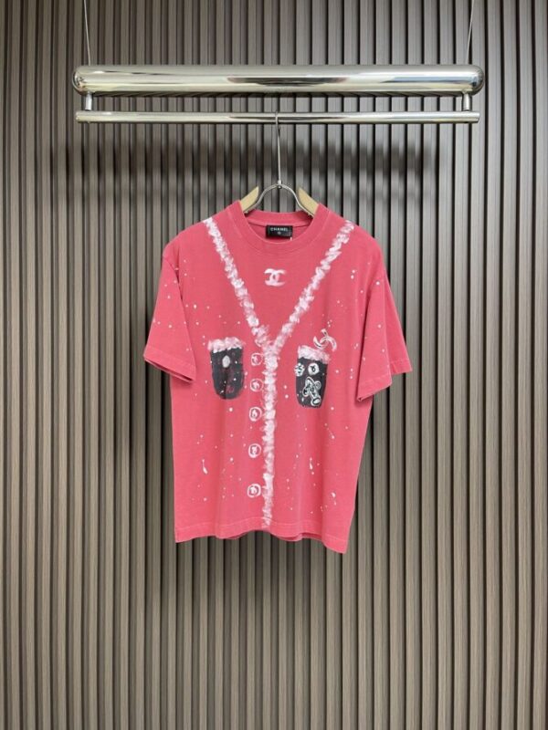 CHANEL T-Shirt