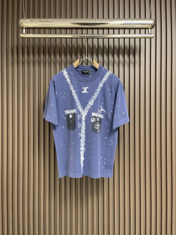 CHANEL T-Shirt