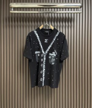 CHANEL T-Shirt