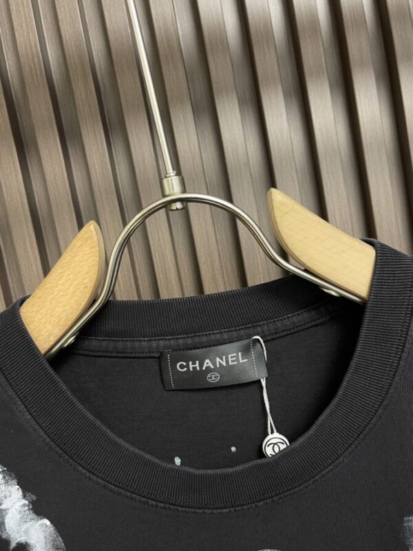 CHANEL T-Shirt - Image 4