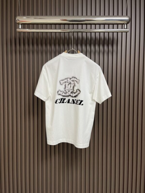CHANEL T-Shirt - Image 2