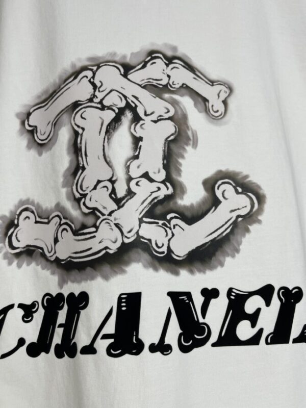 CHANEL T-Shirt - Image 5