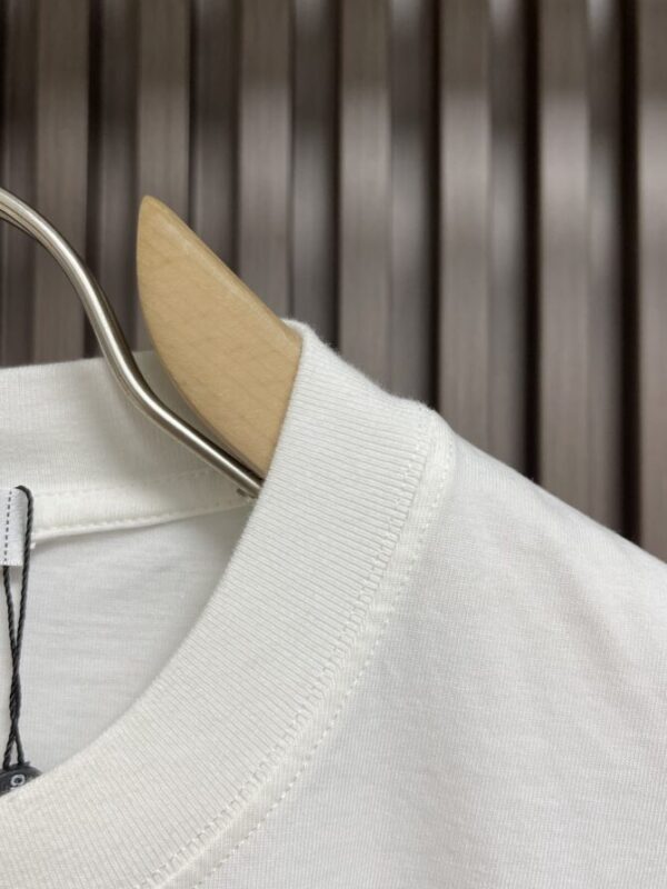 CHANEL T-Shirt - Image 7