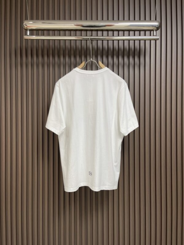 CHANEL T-Shirt - Image 2