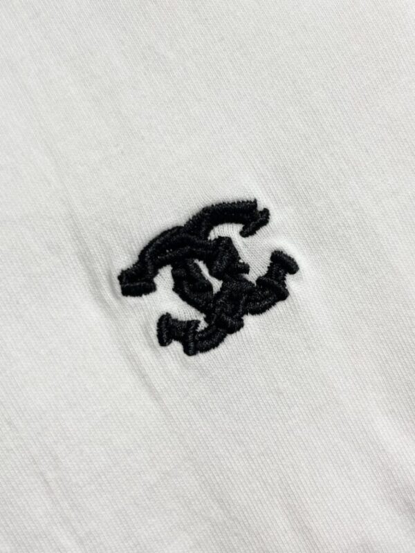 CHANEL T-Shirt - Image 4