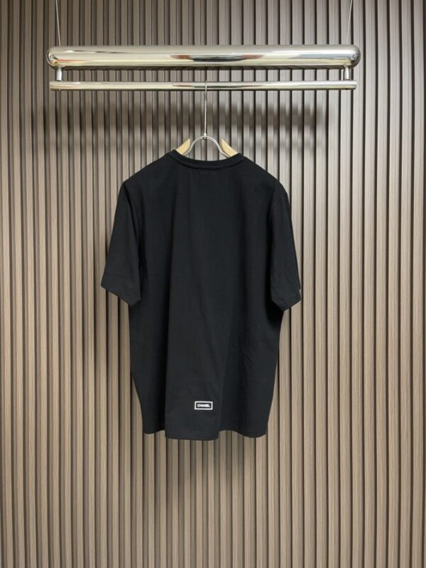 CHANEL T-Shirt - Image 2