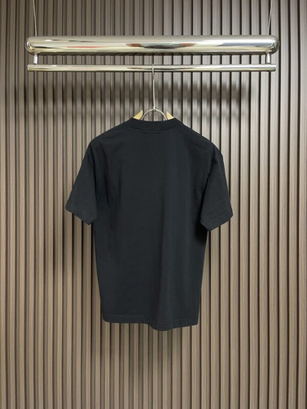 CHANEL T-Shirt - Image 2