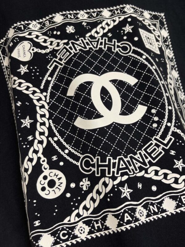 CHANEL T-Shirt - Image 4
