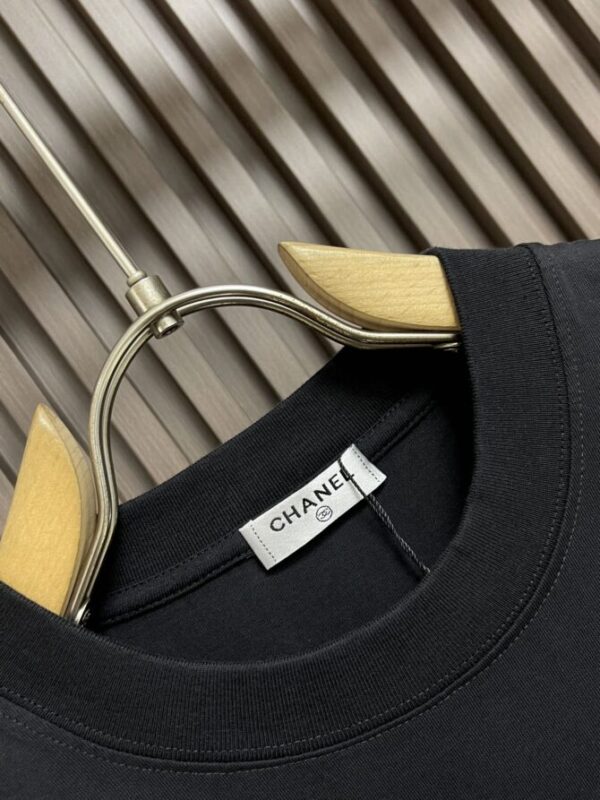 CHANEL T-Shirt - Image 5