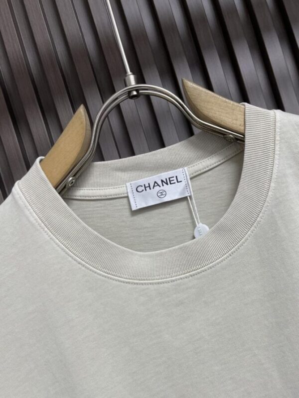 CHANEL T-Shirt - Image 5