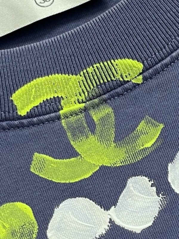 CHANEL T-Shirt - Image 4