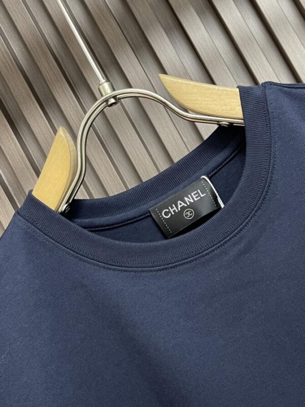 CHANEL T-Shirt - Image 3