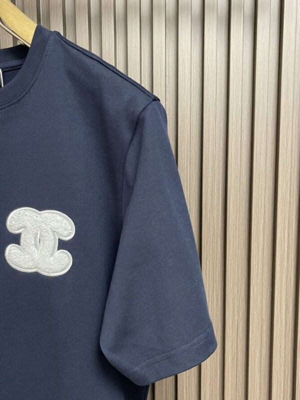 CHANEL T-Shirt - Image 4