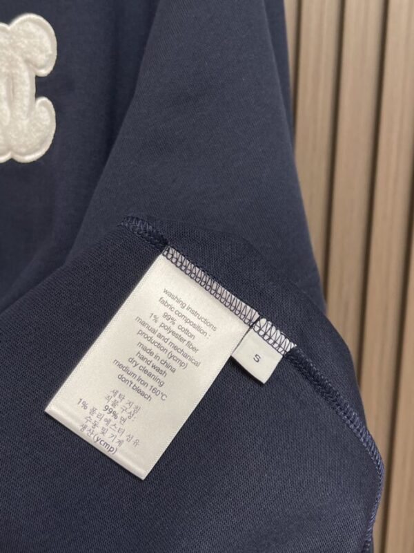 CHANEL T-Shirt - Image 9
