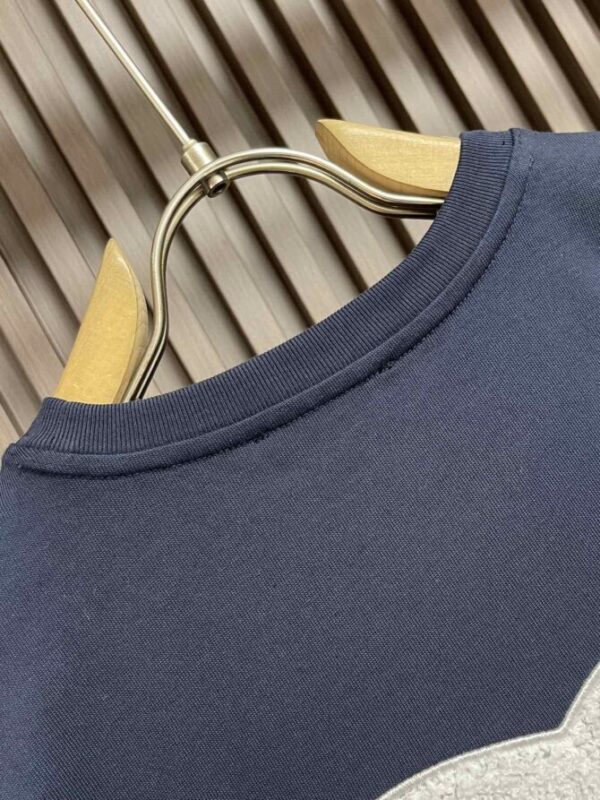 CHANEL T-Shirt - Image 7