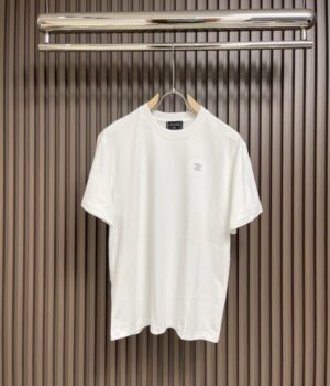 CHANEL T-Shirt