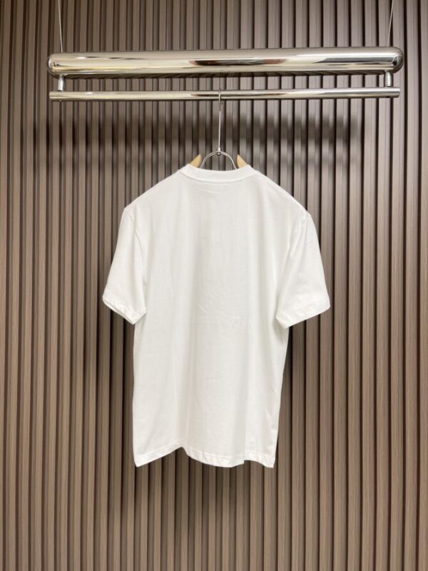 CHANEL T-Shirt - Image 2