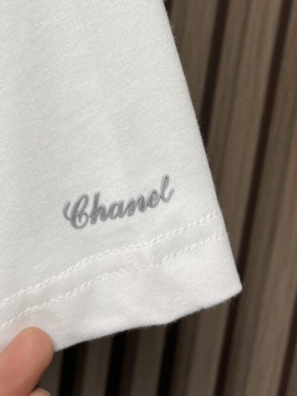 CHANEL T-Shirt - Image 7