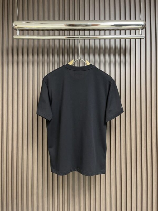 CHANEL T-Shirt - Image 2
