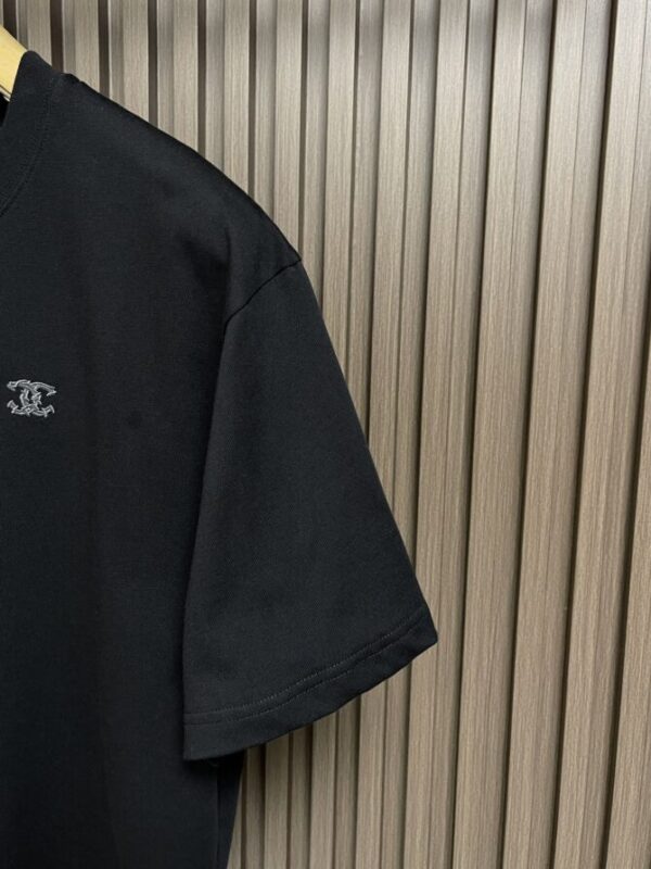 CHANEL T-Shirt - Image 3