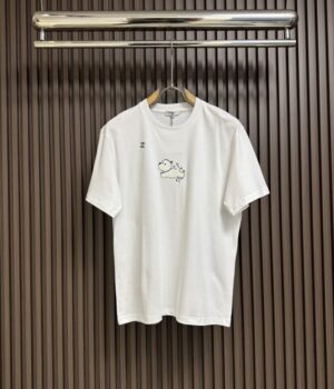 CHANEL T-Shirt