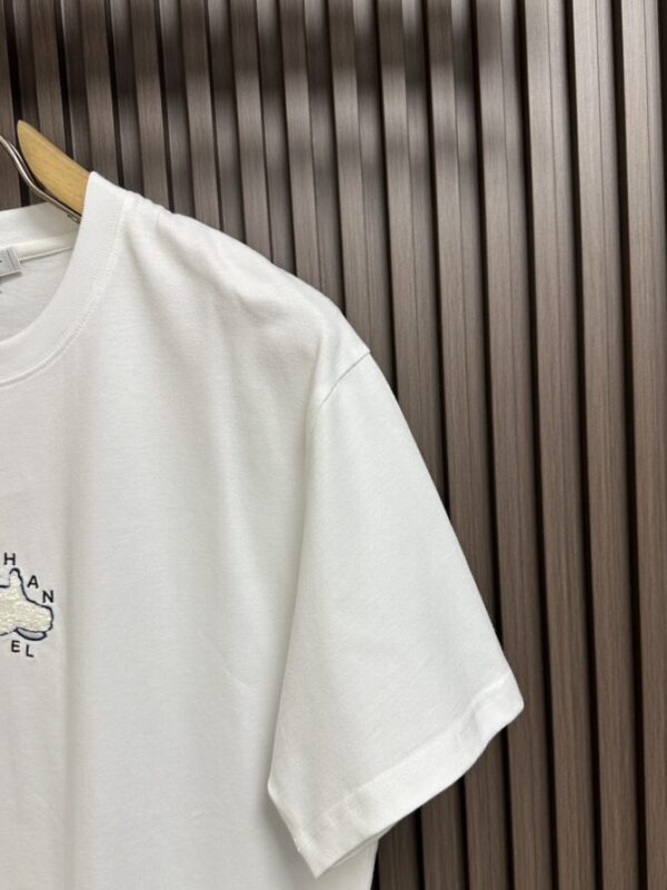 CHANEL T-Shirt - Image 4