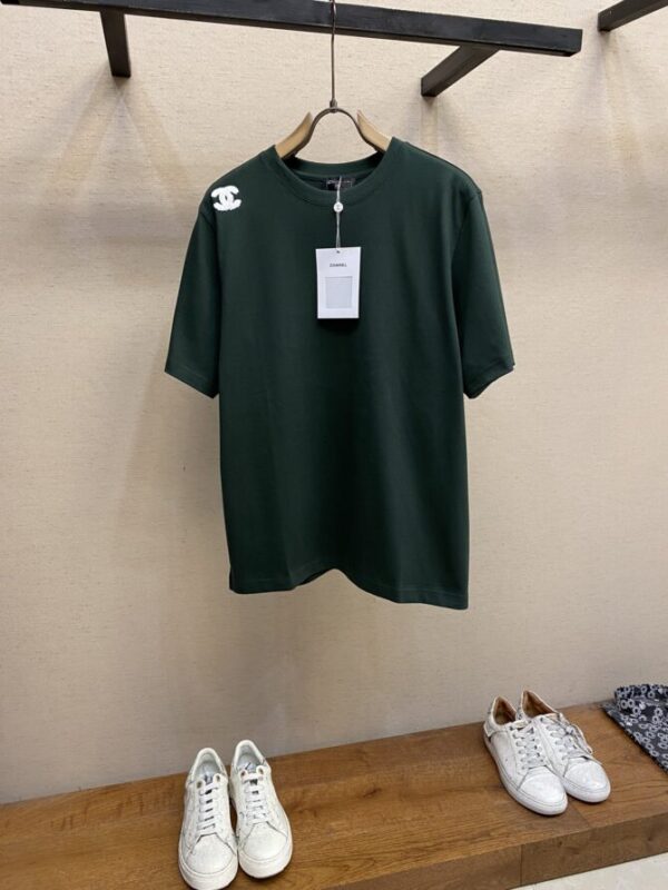 CHANEL T-Shirt