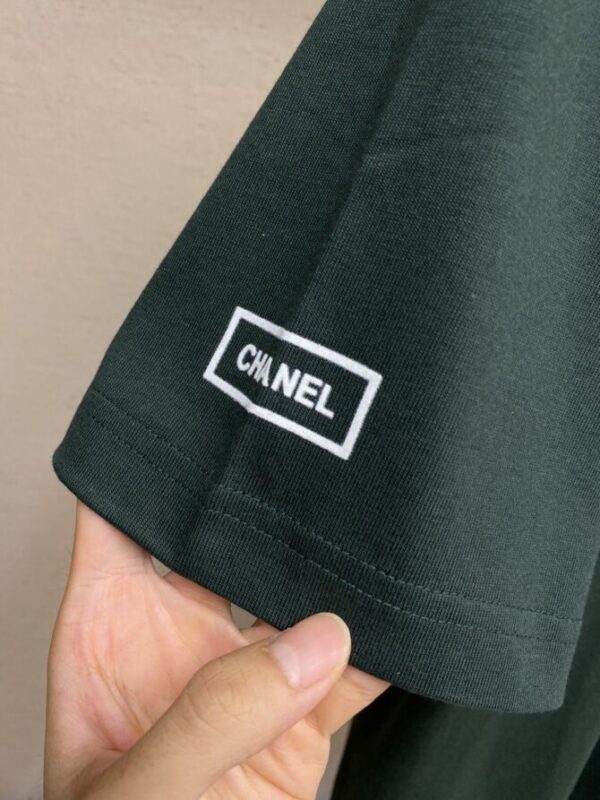 CHANEL T-Shirt - Image 5