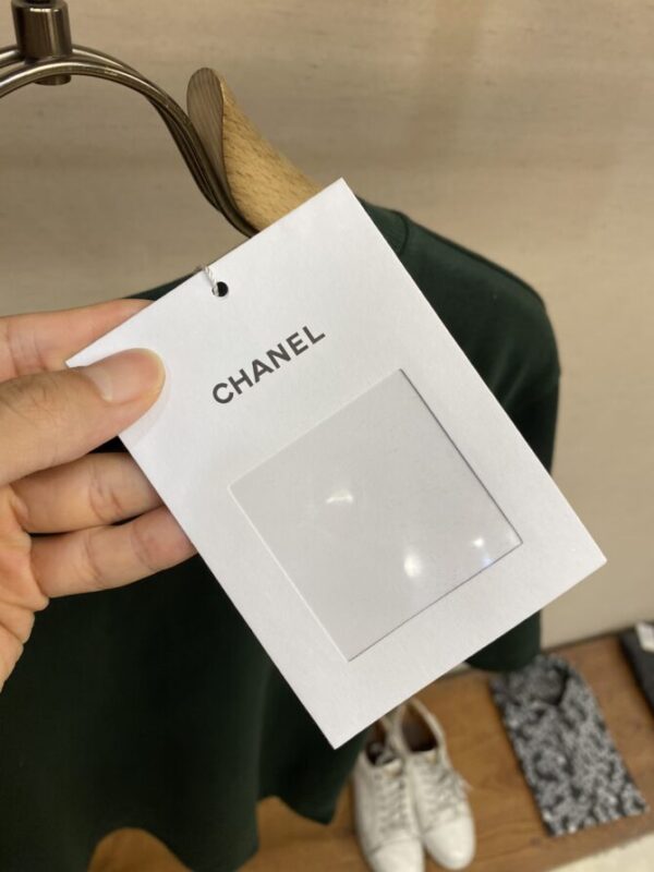 CHANEL T-Shirt - Image 8