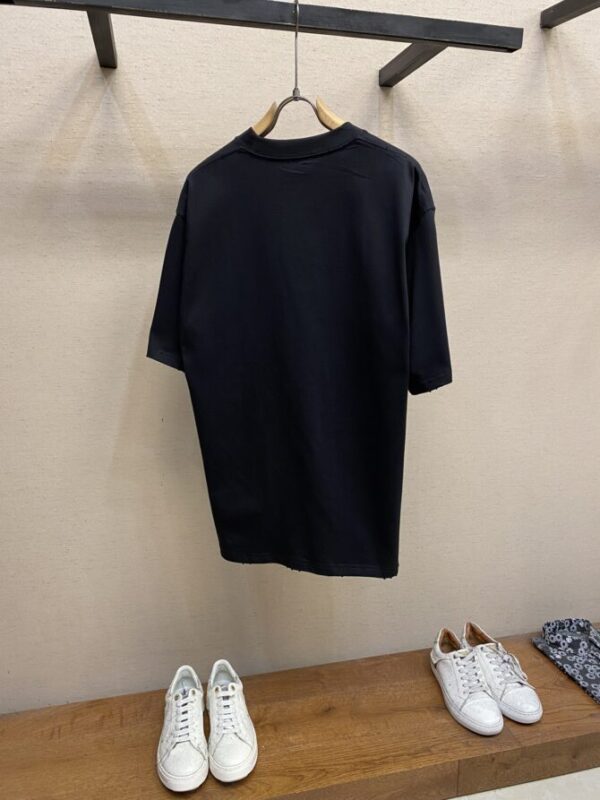 CHANEL T-Shirt - Image 2