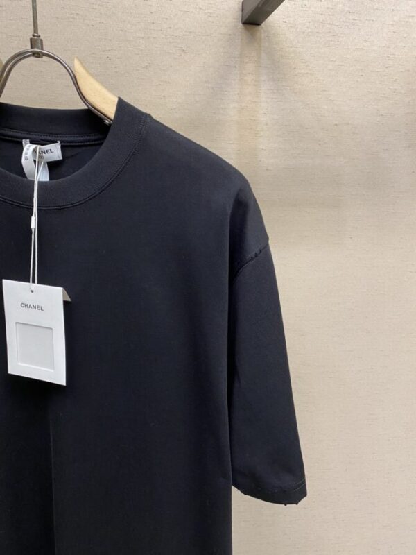 CHANEL T-Shirt - Image 4